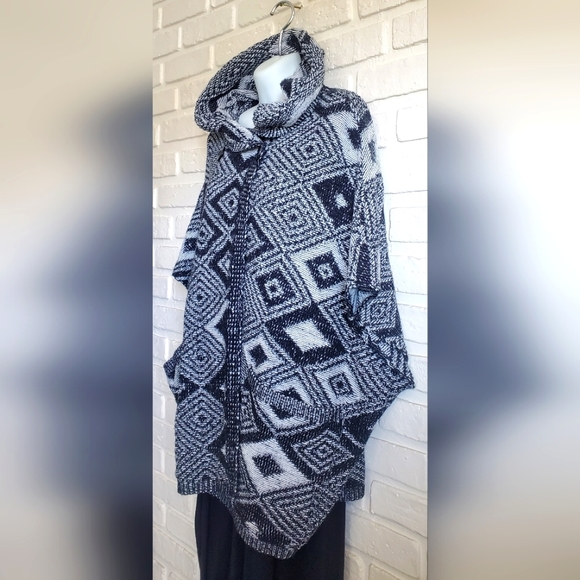 FYLO London Oversized Open Front Cardigan Sweater Poncho Geo Size Med - Picture 5 of 10